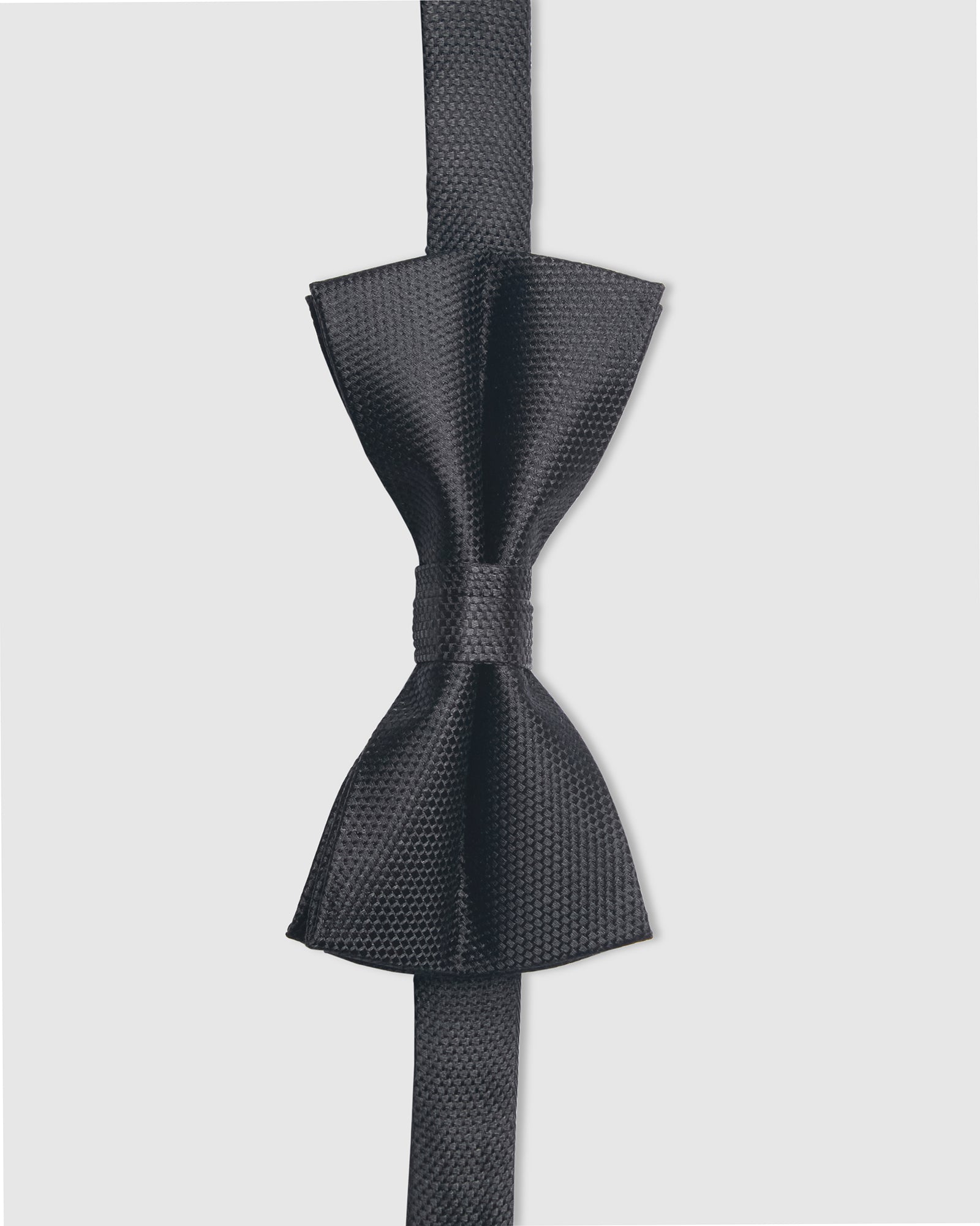 TEXTURED SILK BOW TIE - BLACK
