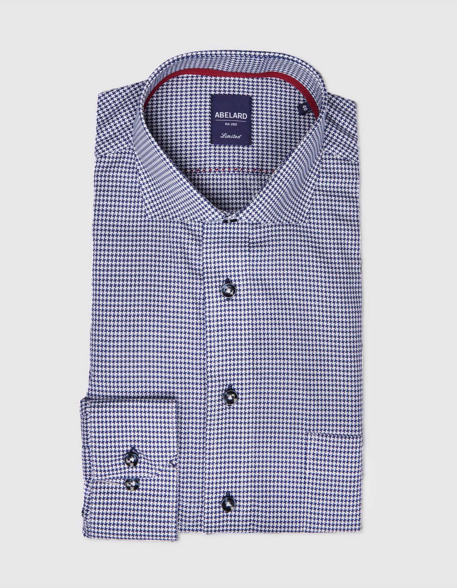 SABRE TOOTH SHIRT CLASSIC FIT